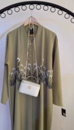 Abaya Harmonie Chic | Vert et Beige - Image 6